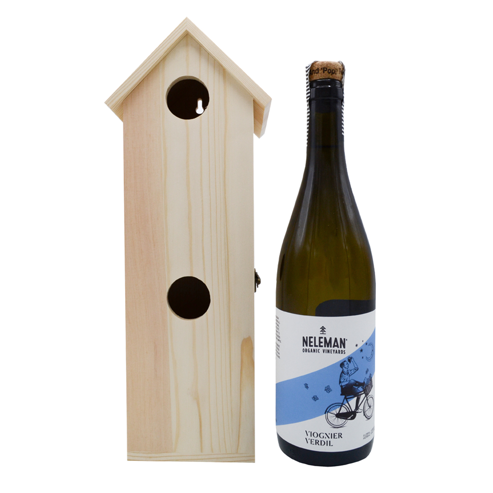 Birdhouse with wine